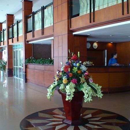 Huu Nghi Hotel Vinh Exterior photo